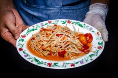Food Tour by Songtheaw Truck with 15+ Tastings