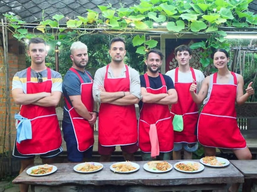Chiang Mai: Full-Day Thai Cooking Experience at a Local Farm - Hands-on Thai cooking workshop with Cici and Xinni