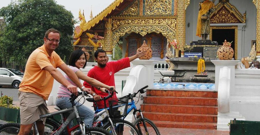 Chiang Mai: Guided Historical City Tour by Bike with Lunch - A city bike tour in Chiang Mai, and why it actually feels worth it