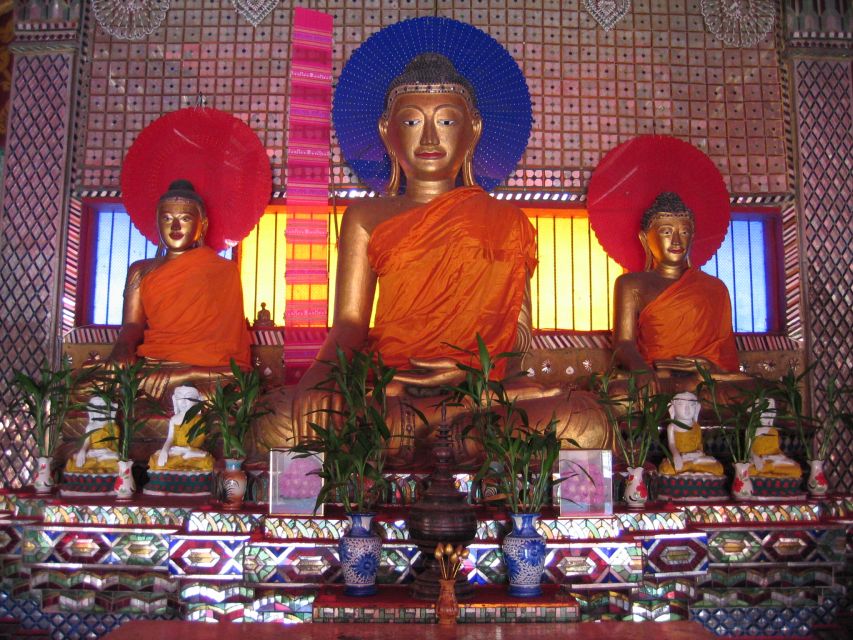 Chiang Mai: Guided Historical City Tour by Bike with Lunch - Lunch and coffee: the part that keeps the day from feeling like work