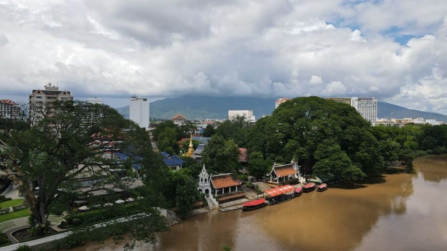 Chiang Mai: Guided Historical City Tour by Bike with Lunch - Price and value: what $50 buys you in a half-day