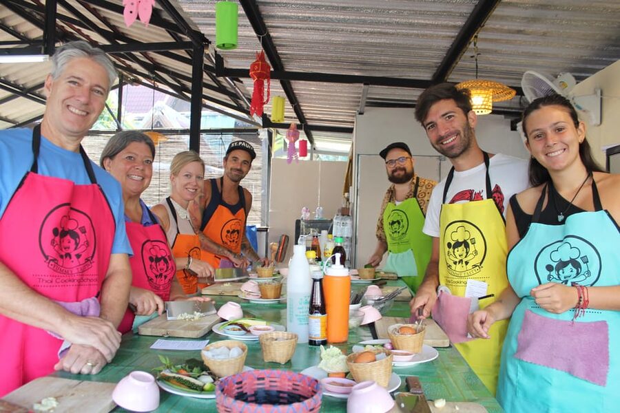 Chiang Mai: Half Day Evening Cooking Class with Market Tour - The curry paste you make by hand, and why it changes everything