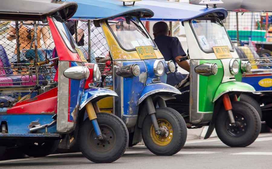 Chiang Mai: Half-Day Private City Tour by Tuk Tuk - Old Town gates: Chiang Mai Gate and Tha Phae Gate in context
