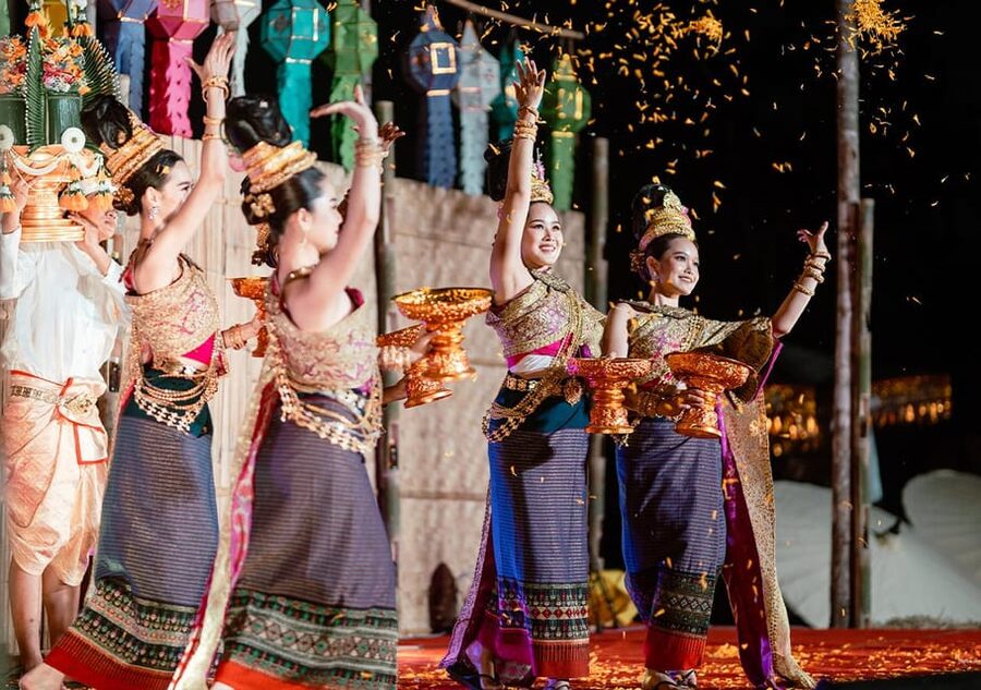 Chiang Mai: Heaven Lantern Festival Ticket with Dinner 2025 - The floating Kratong plus sky lanterns: two different feels, same theme