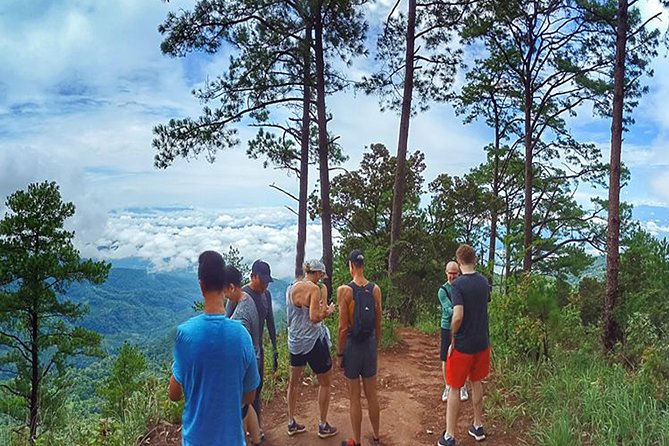 Chiang mai Hike & Downhill Bike Adventure –Suthep National Park - Khun Chang Khian: resting at the Hmong village before the bikes
