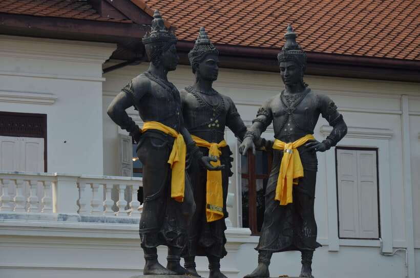 Chiang Mai: Historic Temples and City Guided Walking Tour - Who This Tour Fits Best, and Who Might Want Another Option