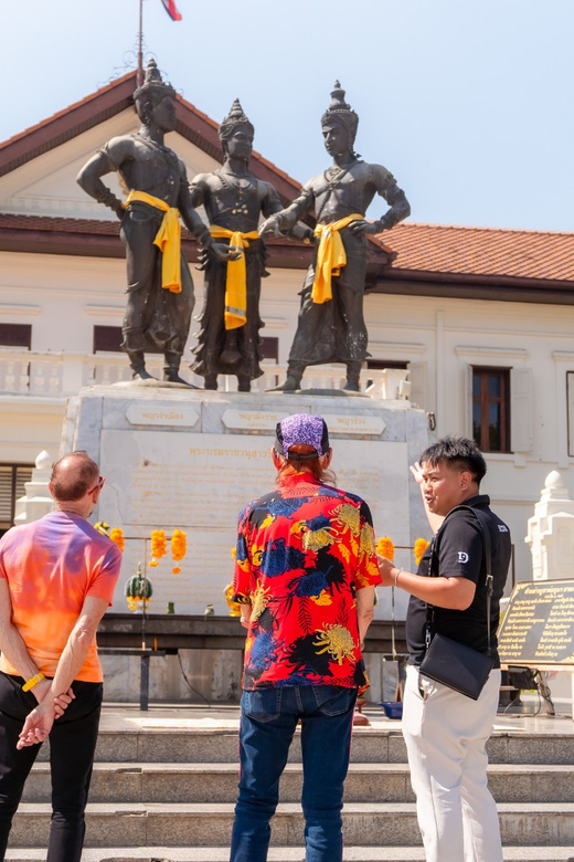 Chiang Mai: Historical and Culture Exploration Walking Tour - Wat Chedi Luang ruins, plus the Buddha inside