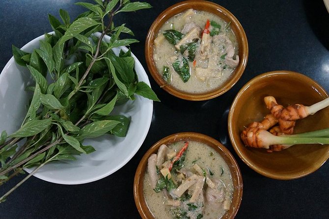 Chiang Mai Home Cooking Class with Garden Tour & Hotel Transfers - Why this Chiang Mai class feels different from a restaurant meal