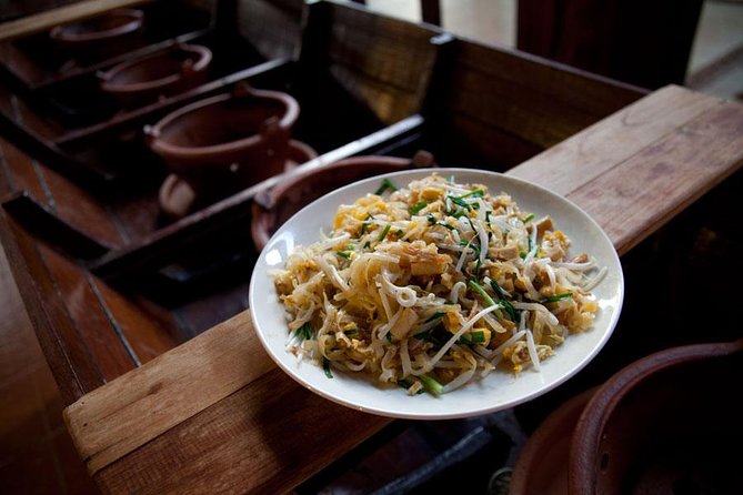 Chiang Mai Home Cooking Class with Garden Tour & Hotel Transfers - Cooking four Northern Thai and Thai-Chinese dishes step-by-step