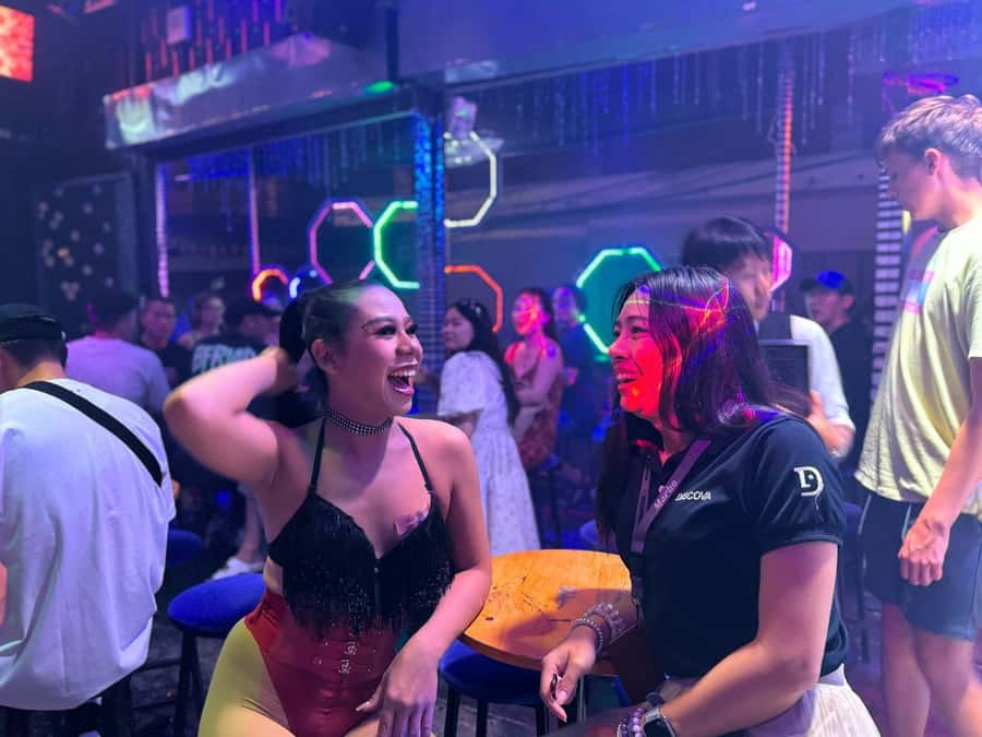 Chiang Mai: Ladyboy Cabaret Show with Dinner and Drinks - Hotel pickup to night market: how the evening gets rolling