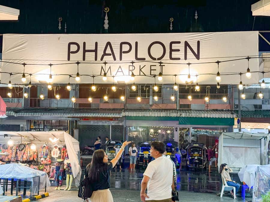Chiang Mai: Ladyboy Cabaret Show with Dinner and Drinks - Price and logistics: is $57 a good deal for Chiang Mai?