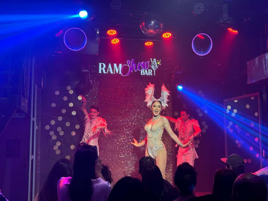 Chiang Mai: Ladyboy Cabaret Show with Dinner and Drinks - Practical tips to make the evening smoother
