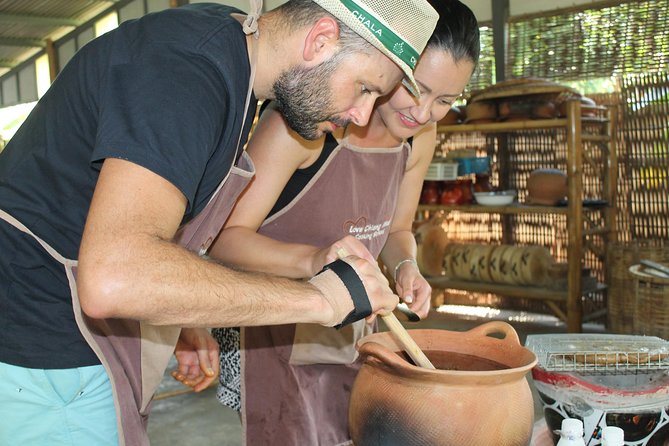 Chiang Mai Lanna Northern Thai Cooking Experience with Locals - Pickup and Timing, Lunch vs Dinner Sessions