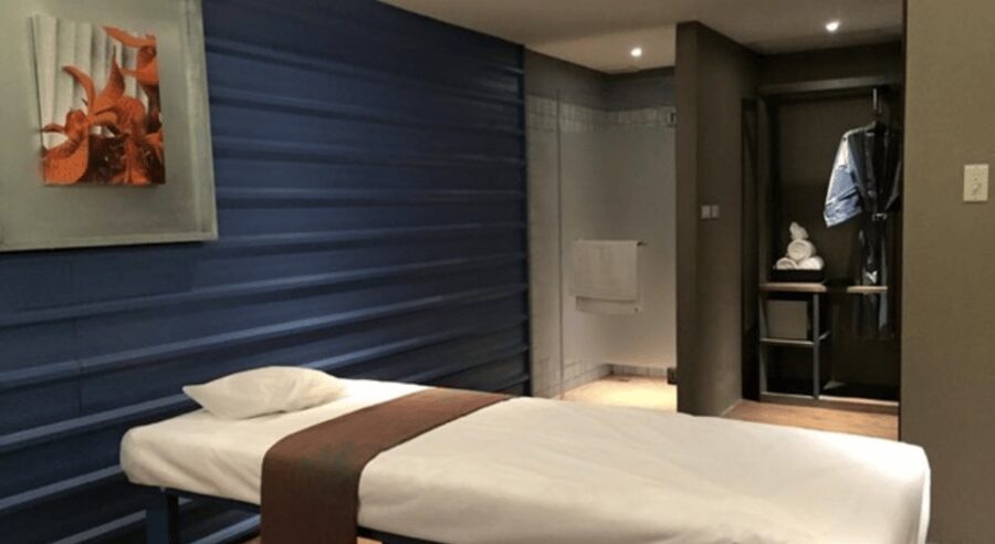 Chiang Mai: Let's Relax Chiang Mai Thapae E-Voucher - Getting there fast, right by Thapae Gate and Sunday Walking Street