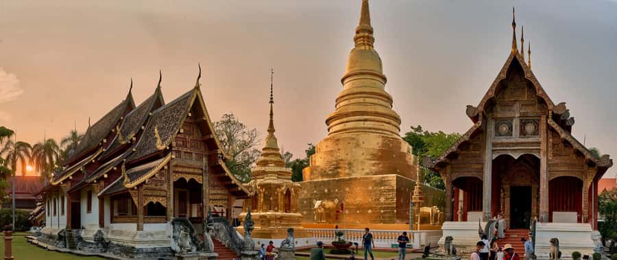 Chiang Mai Light: Tuk Tuk Night Tour with Temples & Markets - Chiang Mai Gate Night Market and the Flower Market: Snack Time With Boundaries