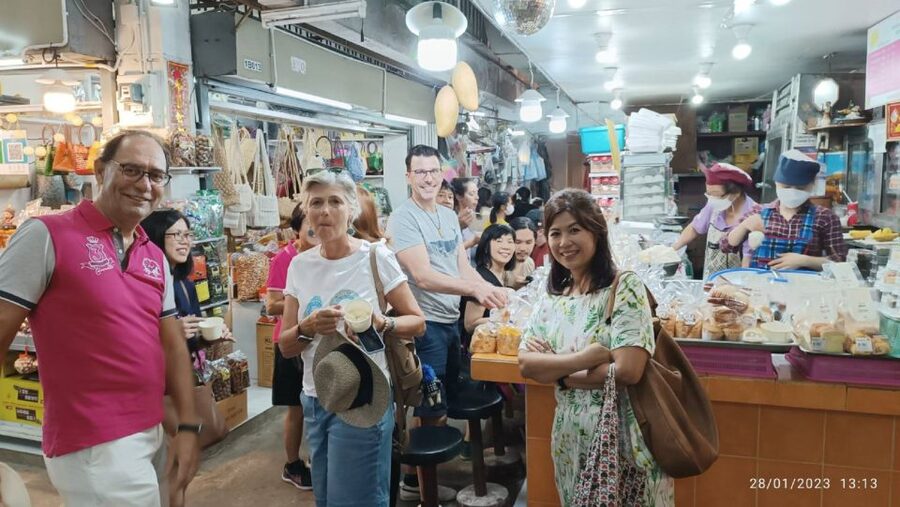 Chiang Mai: Local Food and Markets Guided Walking Tour - Key highlights to expect on this Chiang Mai street food walk