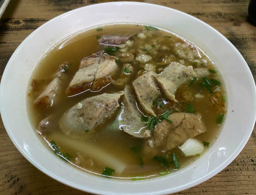 Chiang Mai: Local Food and Markets Guided Walking Tour - Walking from Khua Khaek bridge with a plan