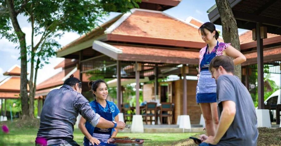 Chiang Mai: Local Northern Thai Cooking Class at Grandma's - The market stop: where Northern Thai flavor starts