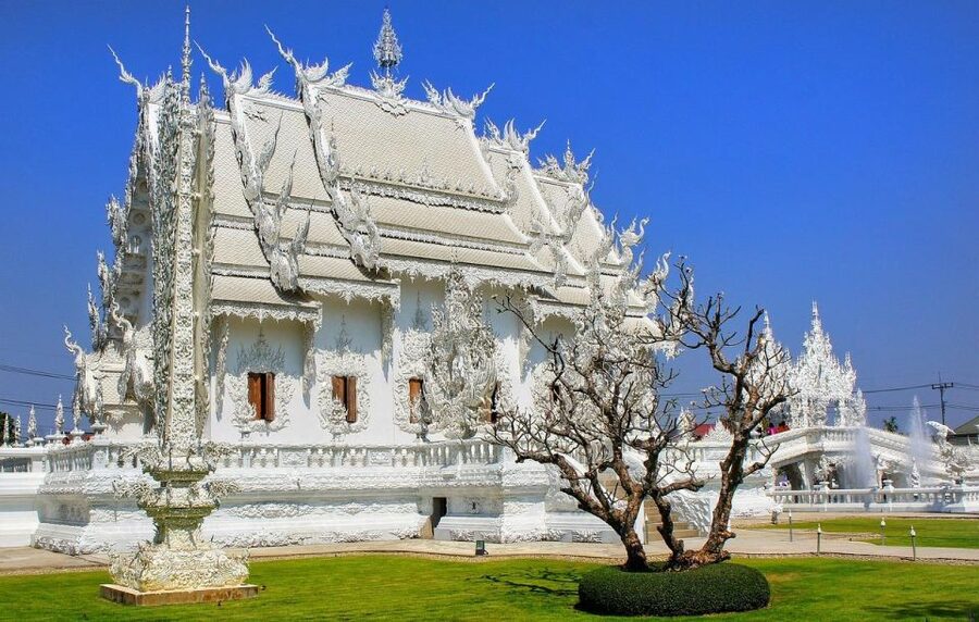 Chiang Mai: Long Neck Village & Chiang Rai’s Iconic Temples - The Long Neck Village: culture meets tourism reality