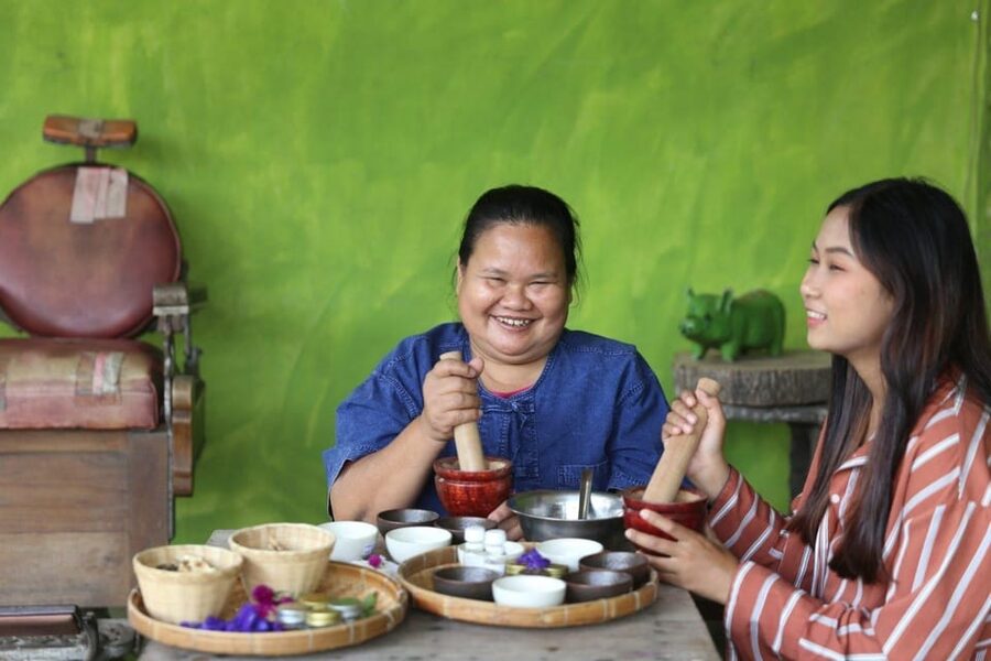 Chiang Mai : Making Herbal Ball And Inhaler - Who should book this workshop in Chiang Mai