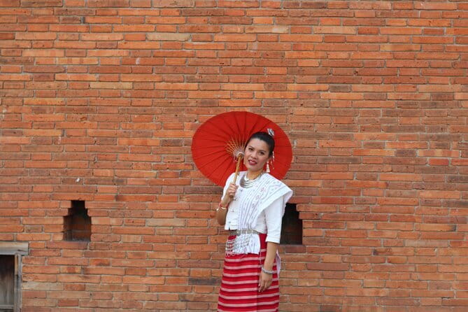 Chiang Mai Nature & Culture private tour - Tha Phae Gate: the easy start with instant old-city atmosphere