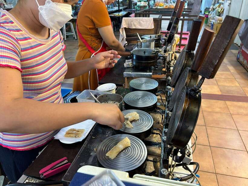 Chiang Mai Old City, Local Market, Local Food Tour - What to wear, what to pack, and what to watch for