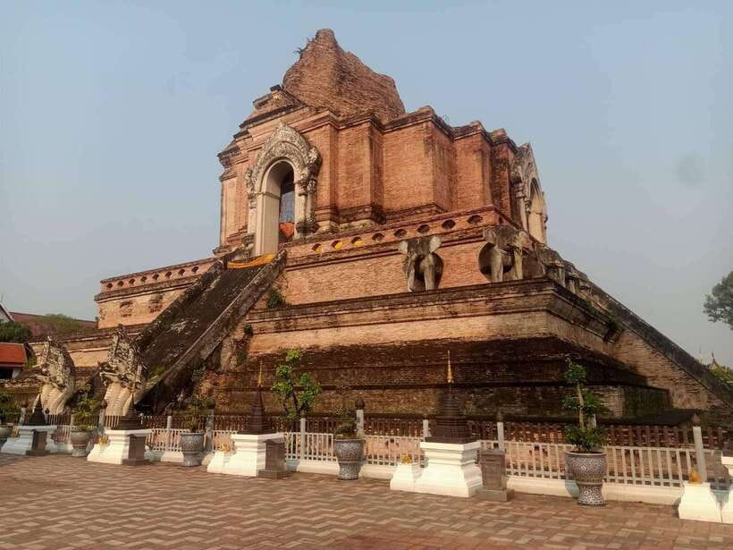 Chiang Mai Old City, Local Market, Local Food Tour - Getting there: Songtheaw pickup and a straightforward meeting point