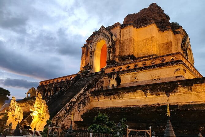 Chiang Mai Old City & Temples 3 hour Twilight Walking Tour - Key things I’d bet you’ll care about