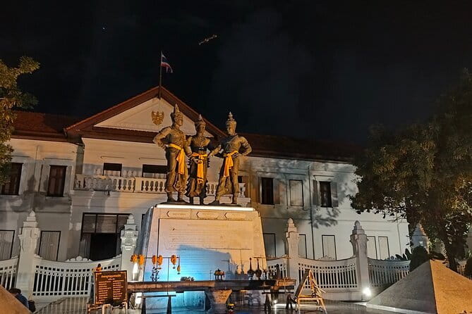 Chiang Mai Old City & Temples 3 hour Twilight Walking Tour - A 5:00 pm start that actually makes sense