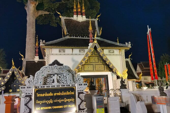 Chiang Mai Old City & Temples 3 hour Twilight Walking Tour - Price and value: the $18 covers the story, not the temple tickets