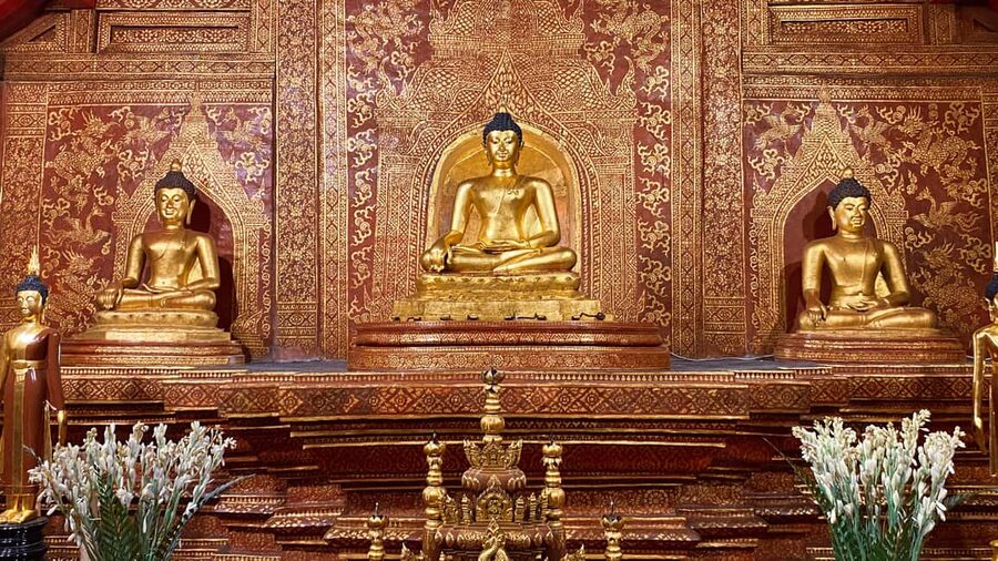 Chiang Mai Old City Twilight Tour: Lanna Majestic Glow - Wat Chedi Luang: The big pagoda and your chance to meet the monk