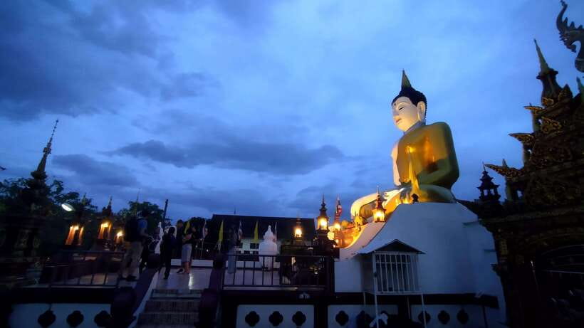 Chiang Mai: Private Historic Old City Bike Tour - Night - The guide factor: why this tour feels relaxed instead of rushed