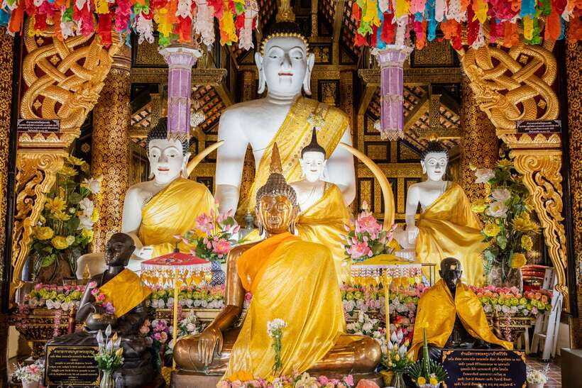 Chiang Mai: Private Historic Old City Bike Tour - Night - Tha Phae Gate: start with the city’s trading entrance