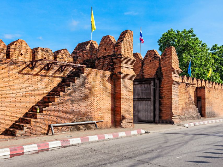 Chiang Mai: Private Tuk Tuk Tour of City Temples With Pickup - Why a 4-hour temple circuit works in Chiang Mai