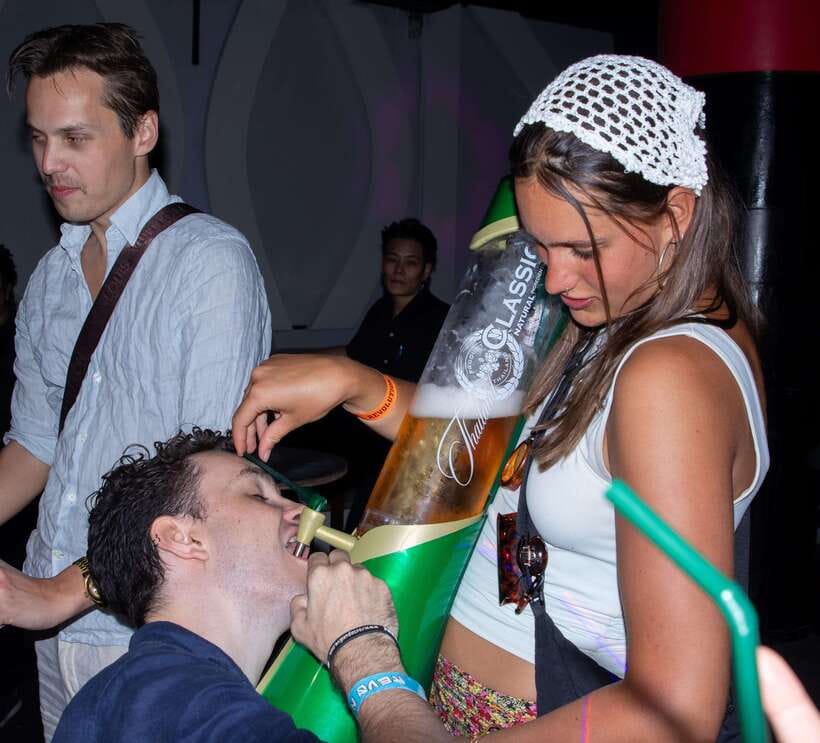 Chiang Mai Pub Crawl: The Best Nightlife in Town! - Stop-by-stop: how the night builds from bar to karaoke to a cruise