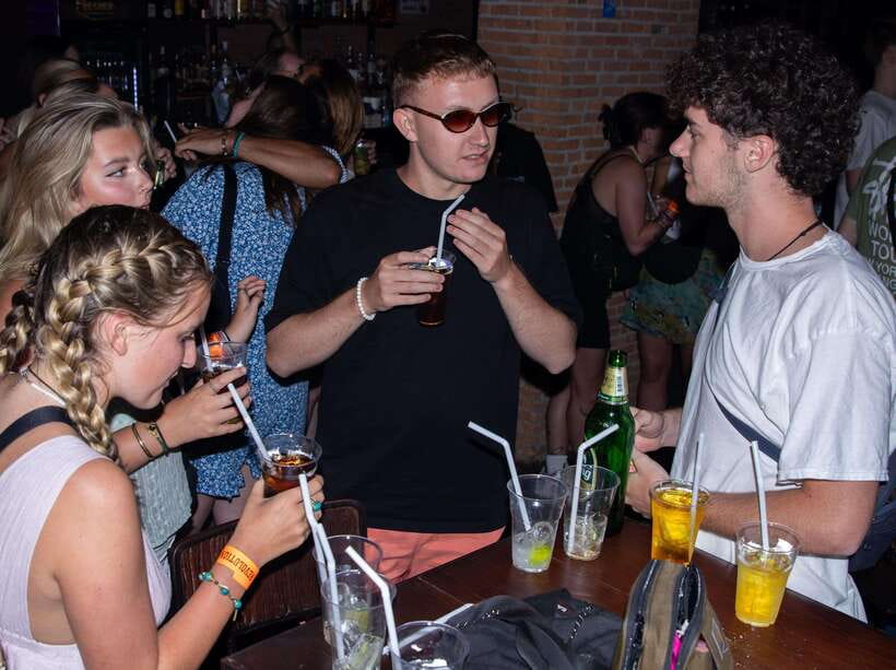 Chiang Mai Pub Crawl: The Best Nightlife in Town! - Should you book the Chiang Mai Pub Crawl?