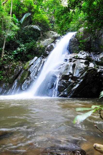 Chiang Mai: Sticky Waterfall & Caves Tour w/ Treehouse Stay - Who this Chiang Mai treehouse waterfall and caves trip is best for
