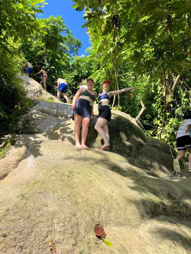Chiang Mai: Sticky Waterfall scenic loop unseen lake &temple - Wat Phra That Chom Kitti: stupa views and a calm end to the loop