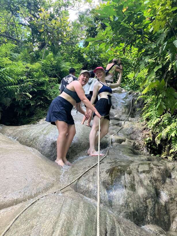 Chiang Mai: Sticky Waterfall scenic loop unseen lake &temple - Transportation and guidance: what the small details do for you