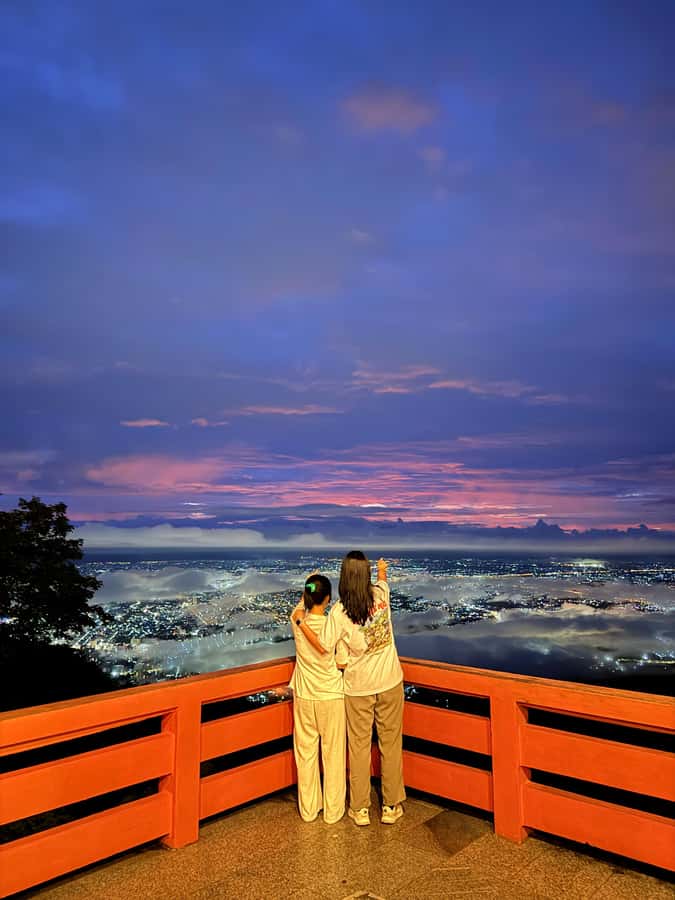 Chiang Mai: Sunrise DoiSuthep | WatPhaLat | iPhoneSnap - iPhoneSnap with Non, how the help actually pays off
