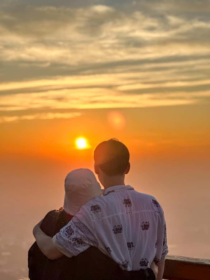 Chiang Mai: Sunrise DoiSuthep | WatPhaLat | iPhoneSnap - Price and logistics, why $35 can be a smart morning