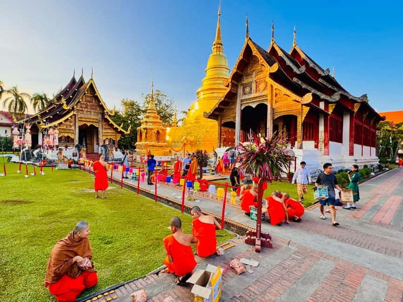 Chiang Mai: Temple And City Walking Tour Part I - Wat Chedi Luang: Ruined Chedi, Earthquake Clues, Big-Temple Energy