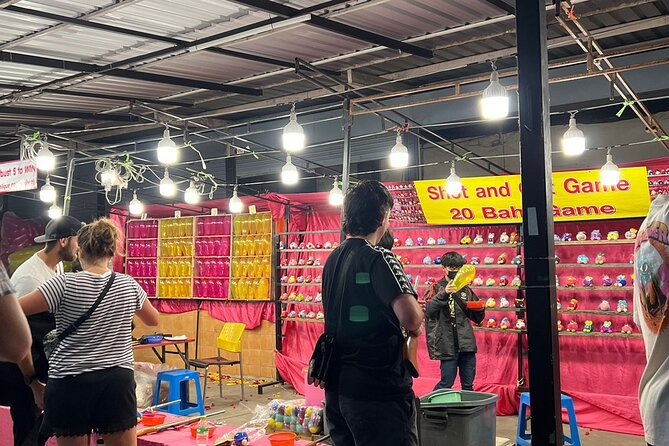 Chiang Mai Temples and Market Tuk-Tuk Evening Night Tour - Night Bazaar: street food tastings, dessert, and how to shop smart