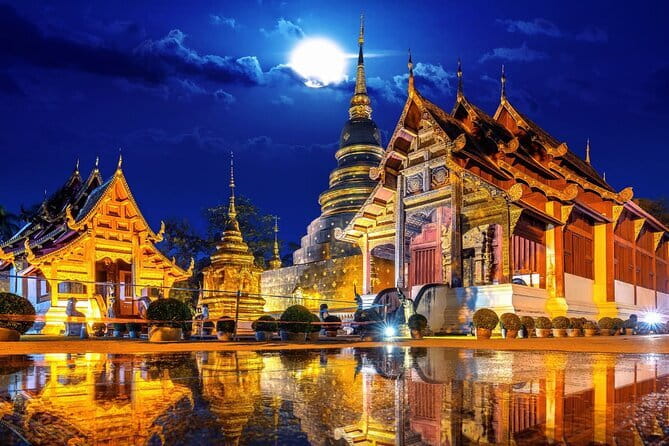 Chiang Mai Temples and Market Tuk Tuk Night Tour - Meeting at Burger King, ending at the Night Bazaar