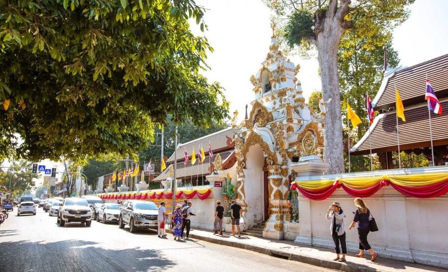 Chiang Mai: Temples and Street Food Night Tour by Tuk Tuk - Should you book this Chiang Mai night temples and street food tuk tuk tour?