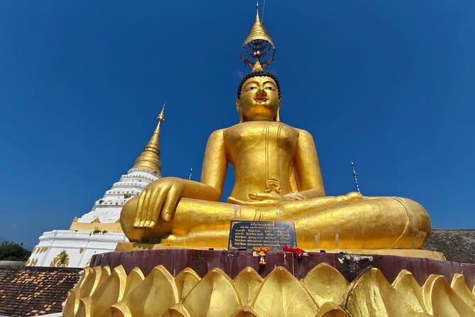 Chiang Mai Temples Visit Walking Tour with Ex-Monk Guide Part 2 - Wat Lok Molee, a wooden chanting hall and classic Lanna design