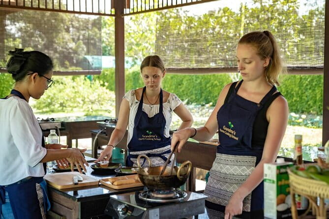 Chiang Mai Thai Cooking Organic Farm with Local Market Tour - Price and logistics: when $59.75 feels like a good deal