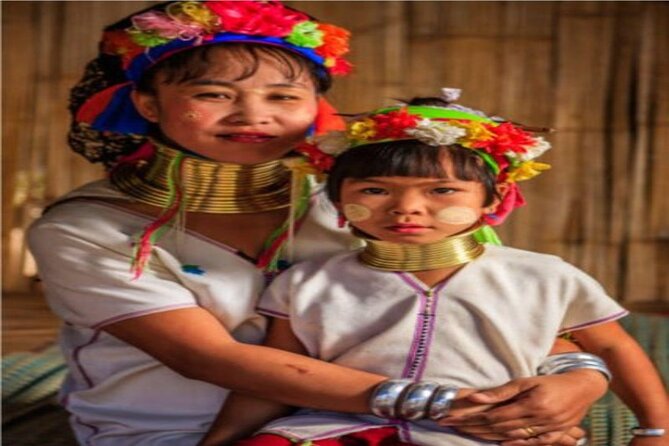 Chiang Mai to Chiang Rai White, Blue, Red Temples Long Neck Tour - Morning Pickup and Mae Khachan Hot Spring Break