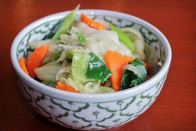 Chiang Mai Traditional Khan Toke Meal & Cultural Performance - What to look for at Muang Mai in 30 minutes