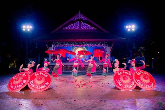 Chiang Mai Traditional Khan Toke Meal & Cultural Performance - Choosing what to eat, and how to avoid spice overload